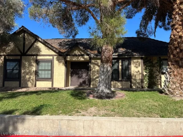 MLS: 2406932 Condo For Sale