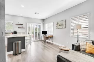 Photo #5: 2406970 Listing