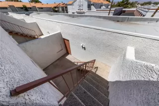 Photo #1: 2406987 Listing