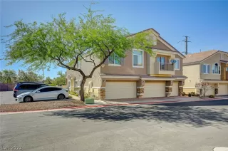 Photo #2: 2407025 Listing 