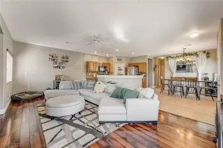 Photo #5: 2407025 Listing 