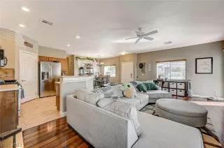 Photo #6: 2407025 Listing 