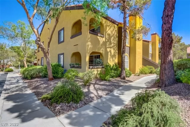 MLS: 2407034 Condo For Sale