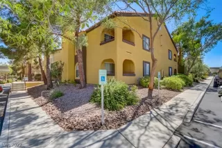 Photo #1: 2407034 Listing