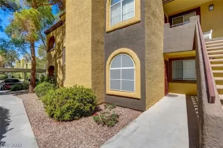 Photo #3: 2407034 Listing