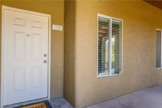 Photo #3: 2407077 Listing