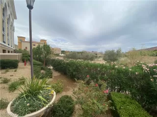 Photo #2: 2407078 Listing 