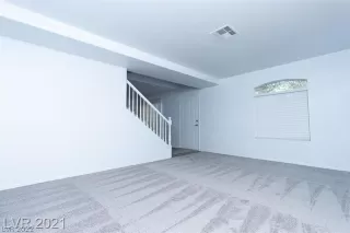 Photo #2: 2407087 Listing 