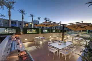 Photo #4: 2407091 Listing