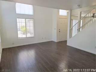 Photo #4: 2407103 Listing 