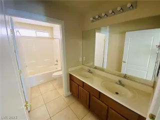 Photo #4: 2407109 Listing 