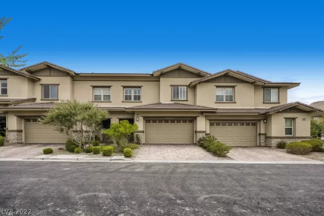 MLS: 2407127 Condo For Sale