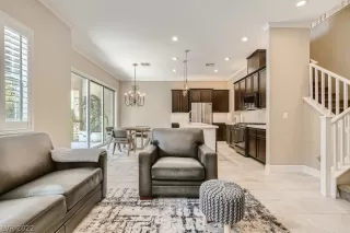 Photo #4: 2407127 Listing 