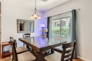 Photo #4: 2407128 Listing