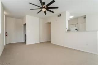 Photo #4: 2407147 Listing