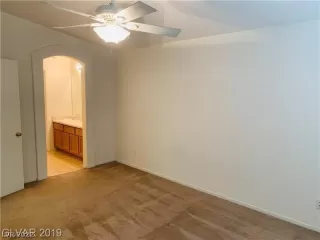 Photo #3: 2407197 Listing 