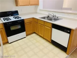 Photo #5: 2407197 Listing 