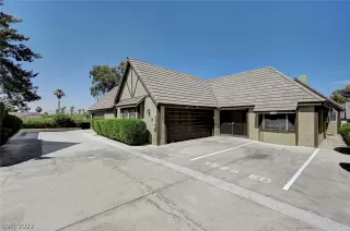 Photo #3: 2407248 Listing