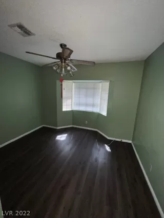 Photo #5: 2407248 Listing