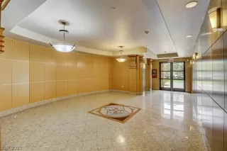 Photo #2: 2407266 Listing