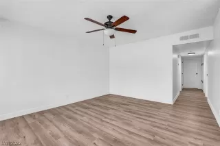 Photo #4: 2407271 Listing