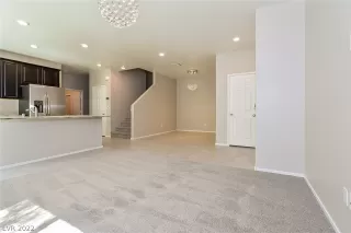 Photo #2: 2407293 Listing