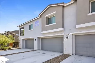 Photo #5: 2407293 Listing