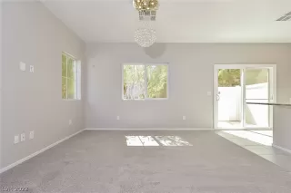 Photo #6: 2407293 Listing