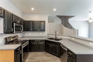 Photo #1: 2407316 Listing