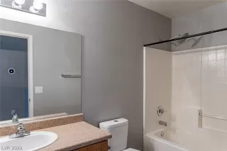 Photo #3: 2407316 Listing