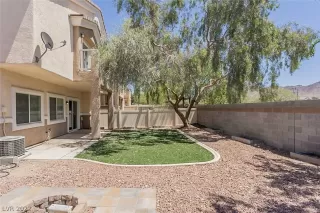 Photo #4: 2407316 Listing