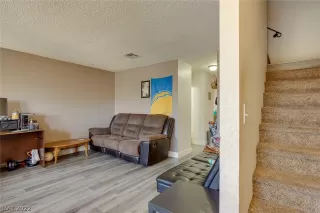 Photo #2: 2407328 Listing 