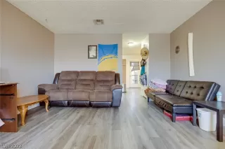 Photo #3: 2407328 Listing 