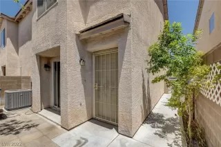 Photo #3: 2407371 Listing 