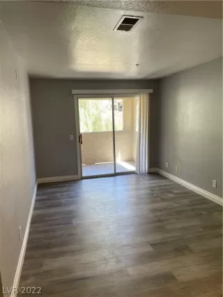 Photo #3: 2407376 Listing 