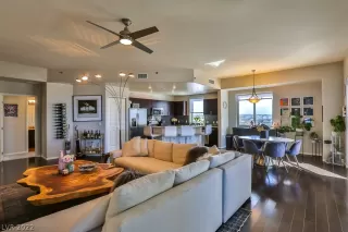 Photo #6: 2407387 Listing 