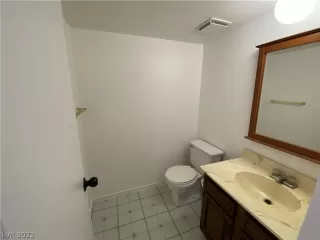 Photo #5: 2407389 Listing 