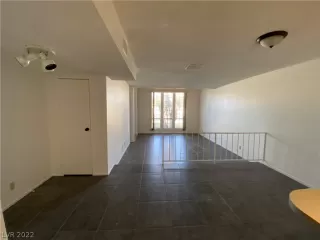 Photo #6: 2407389 Listing 