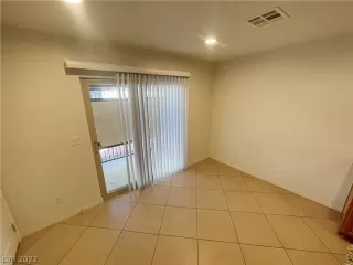 Photo #5: 2407409 Listing 