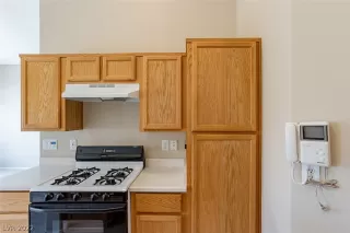 Photo #6: 2407462 Listing