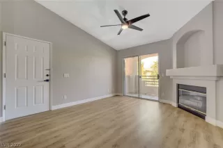 Photo #4: 2407483 Listing