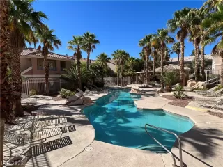 Photo #2: 2407526 Listing