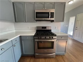 Photo #5: 2407526 Listing