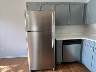 Photo #6: 2407526 Listing