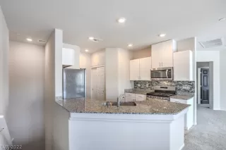 Photo #2: 2407556 Listing 