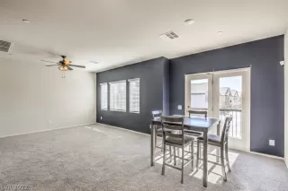 Photo #6: 2407556 Listing 