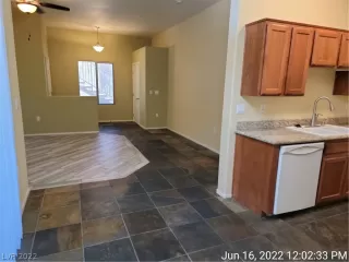 Photo #4: 2407559 Listing 