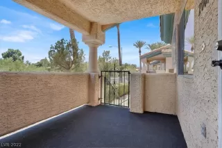 Photo #2: 2407565 Listing