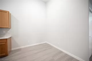 Photo #6: 2407571 Listing 