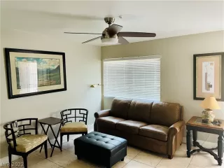 Photo #5: 2407639 Listing 